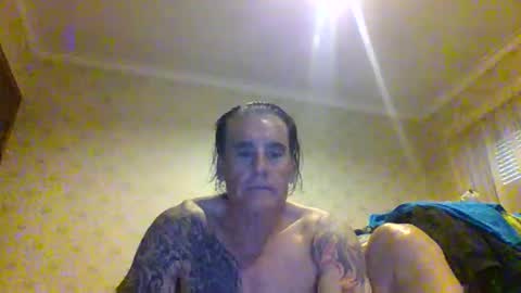 Snapshot of 23player chatting on 11.04.25 23player online show from 11.04.25