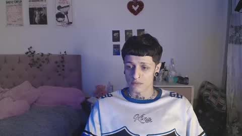 Snapshot of 2cb0y chatting on 09.27.25 BAD online show from 09.27.25