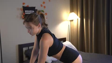 Elley  online show from 10.08.25