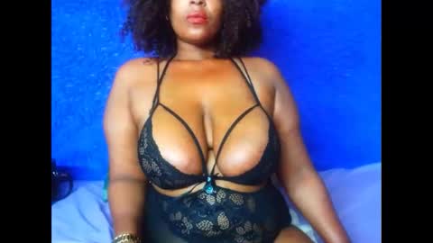 Snapshot of 2sweetysmile chatting on 12.06.24 2sweetysmile online show from 12.06.24