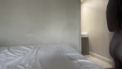 Snapshot of 304divinekarma chatting on 11.14.25 GamerBaddieLux online show from 11.14.25