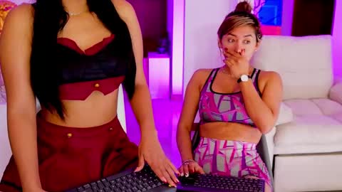 independent model online show from 02.28.25