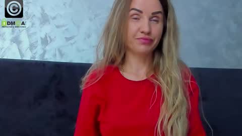 Snapshot of 3lla_rose chatting on 09.16.25 Ella online show from 09.16.25