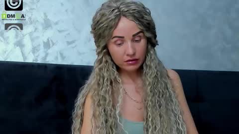 Snapshot of 3lla_rose chatting on 09.20.25 Ella online show from 09.20.25