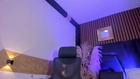 Snapshot of 3x_naxa chatting on 06.25.26 3X NAXAA online show from 06.25.26
