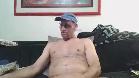 Snapshot of 4nuf chatting on 12.24.24 4nuf online show from 12.24.24