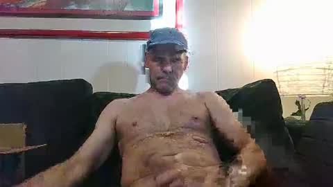 Snapshot of 4nuf chatting on 12.30.24 4nuf online show from 12.30.24