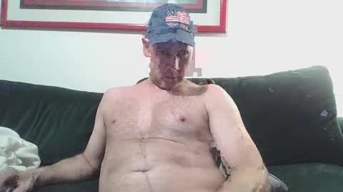 Snapshot of 4nuf chatting on 03.04.25 4nuf online show from 03.04.25