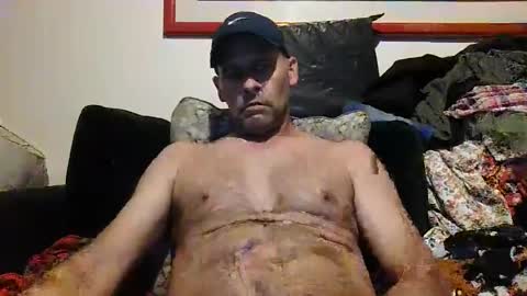 Snapshot of 4nuf chatting on 10.02.25 4nuf online show from 10.02.25