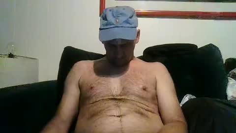 Snapshot of 4nuf chatting on 10.08.25 4nuf online show from 10.08.25