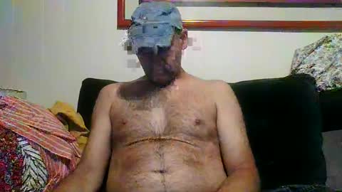 Snapshot of 4nuf chatting on 10.09.25 4nuf online show from 10.09.25