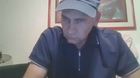 Snapshot of 4nuf chatting on 11.01.25 4nuf online show from 11.01.25