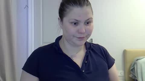 Snapshot of 5anna chatting on 09.18.25 5anna online show from 09.18.25