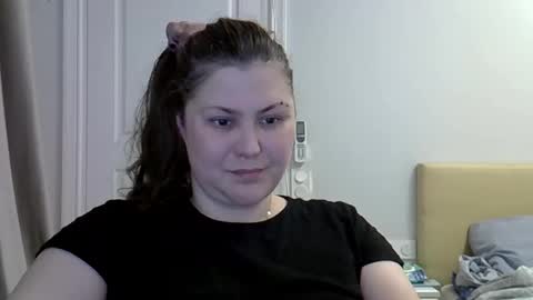 Snapshot of 5anna chatting on 10.18.25 5anna online show from 10.18.25