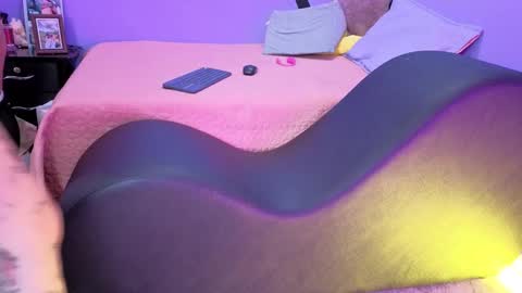 Snapshot of 666sweetandspicy chatting on 10.02.25 Lilith Sofi online show from 10.02.25