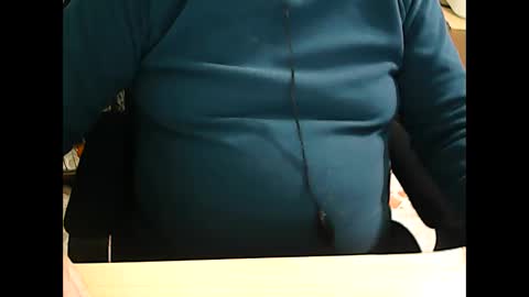 Snapshot of 69desamor chatting on 12.25.24 69desamor online show from 12.25.24