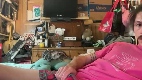 Snapshot of 69j0hndo chatting on 10.05.25 FUCKR online show from 10.05.25