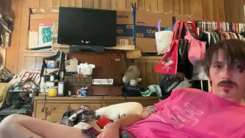 Snapshot of 69j0hndo chatting on 10.06.25 FUCKR online show from 10.06.25