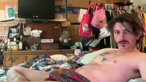 Snapshot of 69j0hndo chatting on 10.08.25 FUCKR online show from 10.08.25