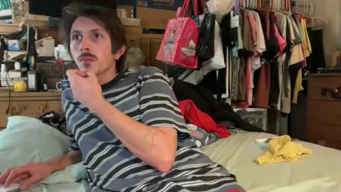 Snapshot of 69j0hndo chatting on 10.19.25 FUCKR online show from 10.19.25