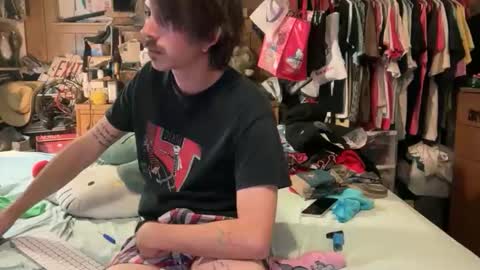 Snapshot of 69j0hndo chatting on 10.30.25 FUCKR online show from 10.30.25