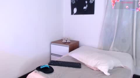 Mia online show from 09.23.25