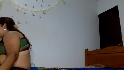 Snapshot of 69smallstar chatting on 10.26.25 star online show from 10.26.25