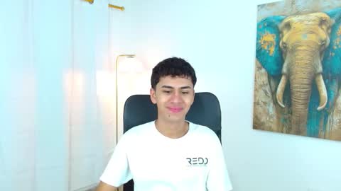 Snapshot of 7alan chatting on 10.01.25 Alan online show from 10.01.25