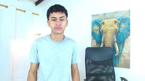 Snapshot of 7alan chatting on 10.04.25 Alan online show from 10.04.25