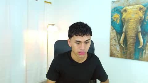 Snapshot of 7alan chatting on 10.06.25 Alan online show from 10.06.25