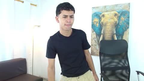 Snapshot of 7alan chatting on 10.21.25 Alan online show from 10.21.25