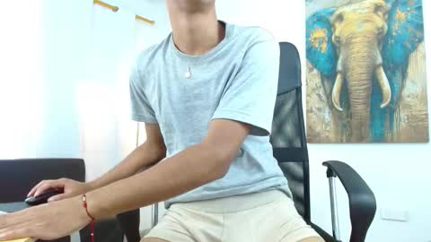 Snapshot of 7alan chatting on 10.30.25 Alan online show from 10.30.25