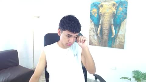 Snapshot of 7alan chatting on 11.01.25 Alan online show from 11.01.25