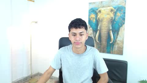 Snapshot of 7alan chatting on 11.08.25 Alan online show from 11.08.25