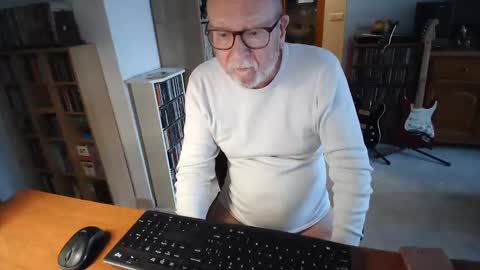 Snapshot of 7thsojourn chatting on 03.02.25  Papi  online show from 03.02.25
