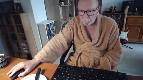 Snapshot of 7thsojourn chatting on 03.04.25  Papi  online show from 03.04.25