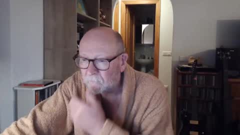 Snapshot of 7thsojourn chatting on 03.11.25  Papi  online show from 03.11.25