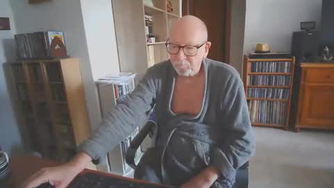 Snapshot of 7thsojourn chatting on 10.18.25  Papi  online show from 10.18.25