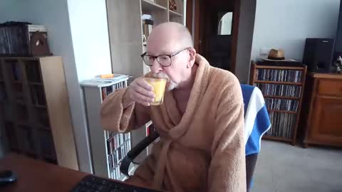  Papi  online show from 12.15.25