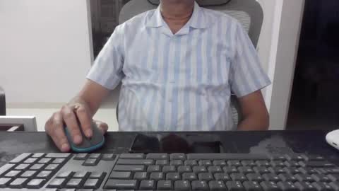 Snapshot of 8050pg chatting on 02.23.26 MROSE7080 online show from 02.23.26