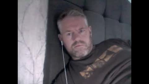 Snapshot of 81jonnyx chatting on 10.11.25 81jonnyx online show from 10.11.25