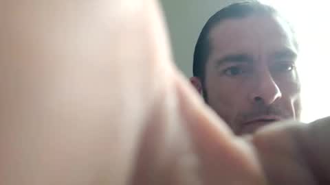 8intenn online show from 12.20.25