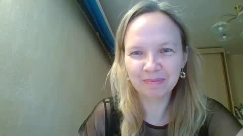 Snapshot of 8kris chatting on 11.18.25 8kris online show from 11.18.25