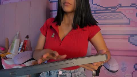 Snapshot of _18alice chatting on 10.15.25 Alice online show from 10.15.25