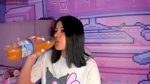 Snapshot of _18alice chatting on 10.18.25 Alice online show from 10.18.25