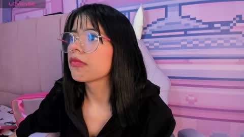 Snapshot of _18alice chatting on 10.30.25 Alice online show from 10.30.25