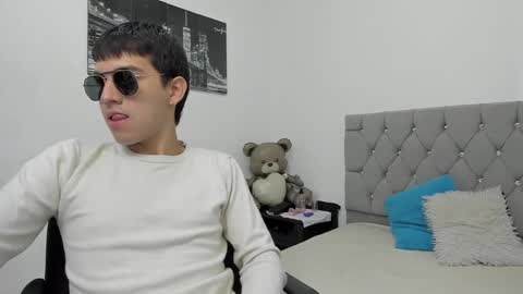 Snapshot of _1dereck chatting on 02.22.26 DERECK online show from 02.22.26