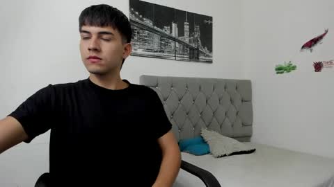 Snapshot of _1dereck chatting on 04.07.26 DERECK online show from 04.07.26