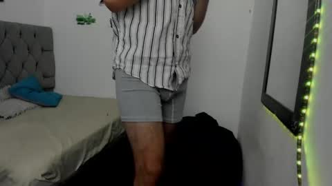 Snapshot of _1dereck chatting on 04.10.26 DERECK online show from 04.10.26