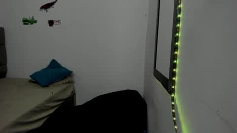 Snapshot of _1dereck chatting on 04.13.26 DERECK online show from 04.13.26